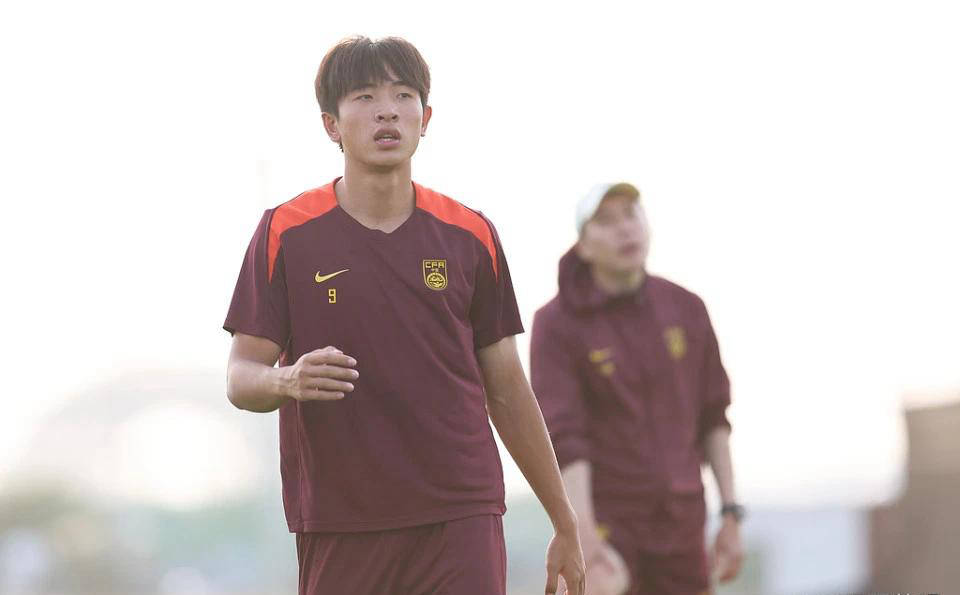 Uzi新星领先优势明显表现突出，尤文图斯前途光明！