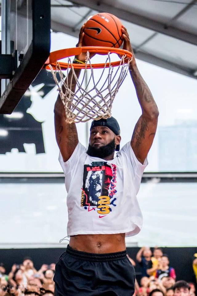 九游娱乐九游下载中心-关于詹姆斯重返赛场，爆冷首场状态出色，中国队观众沸腾！气势如虹延续的信息-九游娱乐九游下载中心