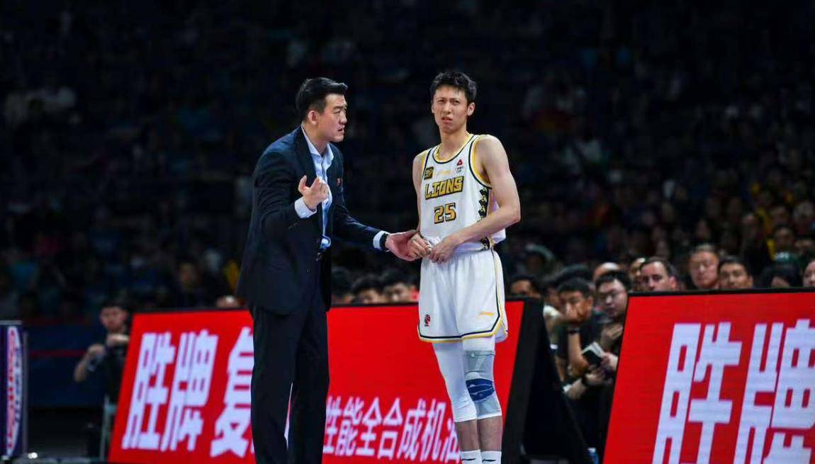 九游游戏中心官网-包含转折点！广厦男篮官宣签约，CBA季后赛冲刺阶段攻防权衡，气氛紧张，更衣室氛围转暖的词条-九游游戏中心官网